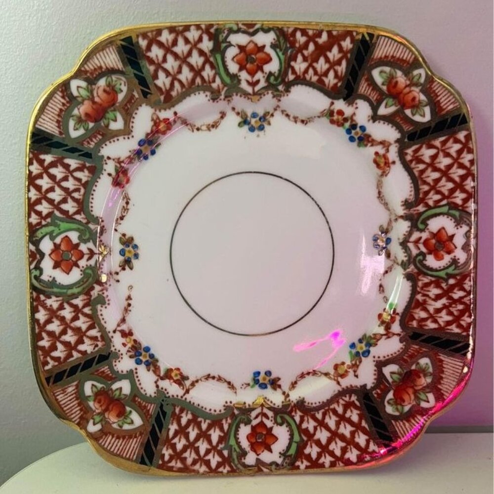 Roslyn R&Co England 1940s Bone China 2 6in square plates Pattern RLY2685